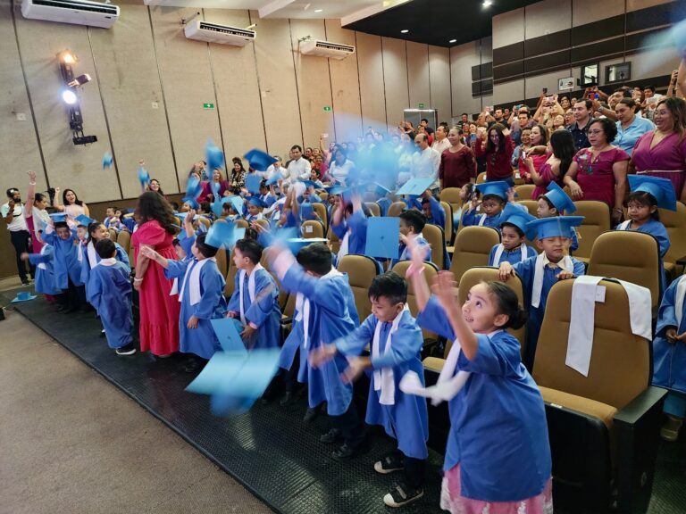 Egresa primera generación del GK Foundation Bilingual Public Kindergarten