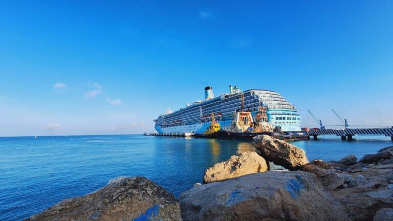 Progreso recibe, por primera vez, al crucero Islander, de la naviera Margaritaville at Sea