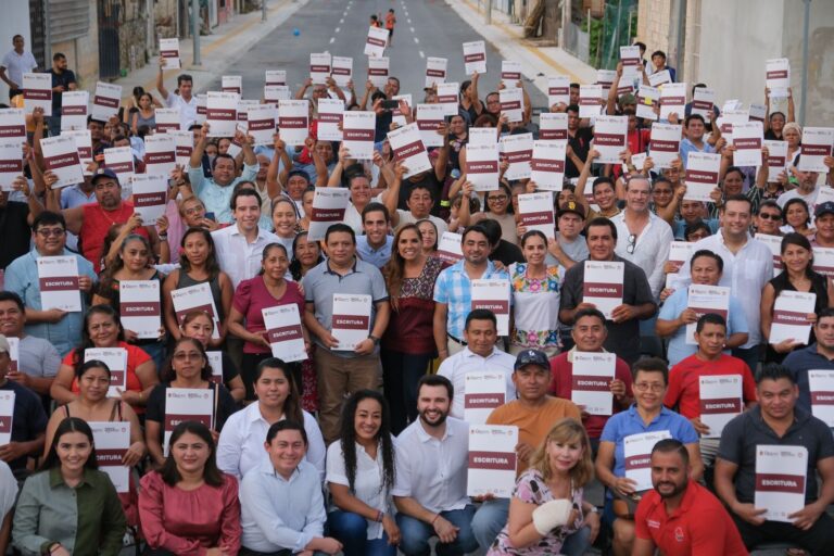 Mara Lezama da certidumbre de su hogar a 740 familias