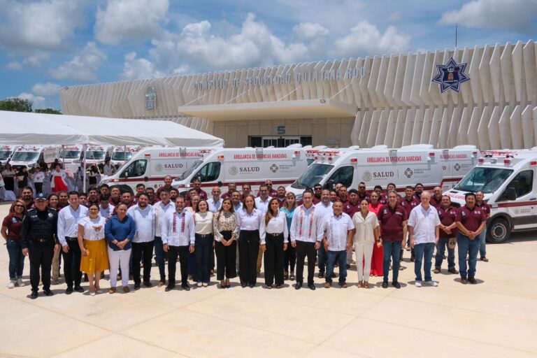 Beneficencia Pública entrega 31 ambulancias a Quintana Roo