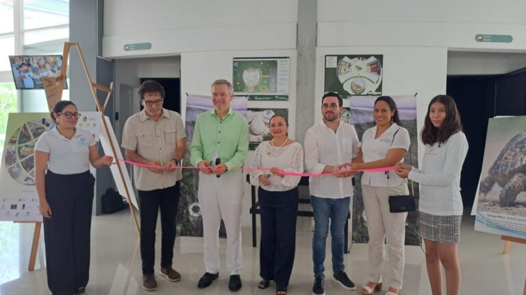 Embajador de la Unión Europea inaugura exposición fotográfica sobre biodiversidad y cambio climático en Cozumel
