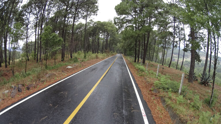 Recomienda SICT extremar medidas de seguridad al conducir por carreteras ante intensas lluvias