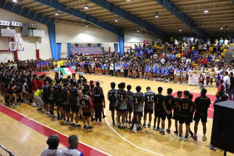 Autoridades municipales inauguran la “Copa Cancún Junior”