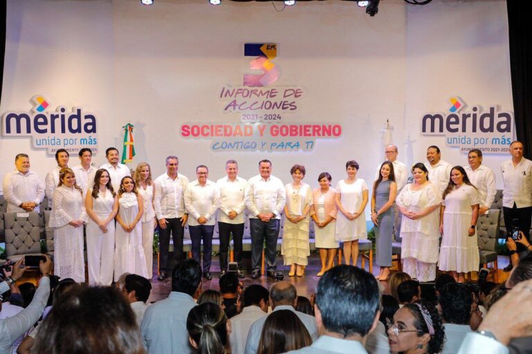 Alejandro Ruz Castro presenta informe de Gobierno