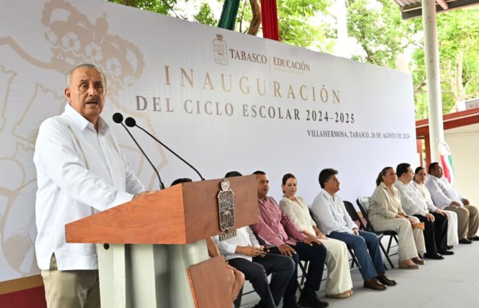 Carlos Merino pone en marcha el nuevo ciclo escolar en Tabasco