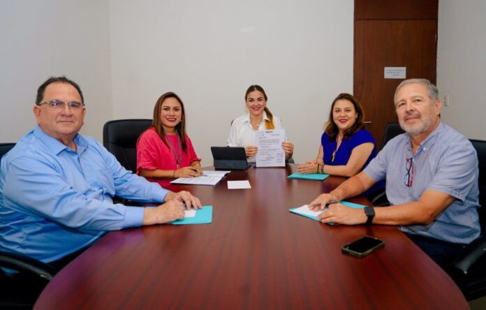 Cecilia Patrón presenta a su equipo de transición