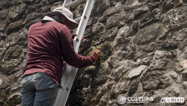 Manos mayas participan en la rehabilitación de Ek Balam