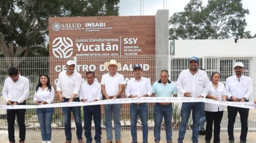 Mauricio Vila entrega remodelación de centros de salud en Tizimín