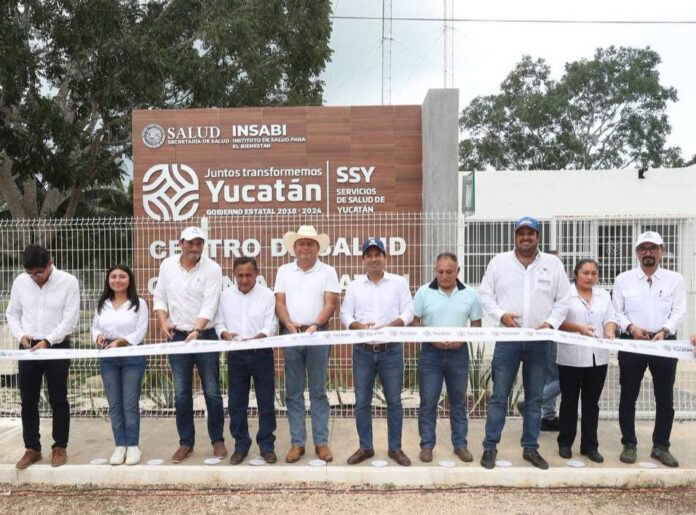 Mauricio Vila entrega remodelación de centros de salud en Tizimín