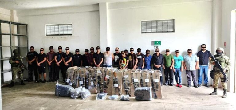 Vinculan a proceso a 21 detenidos con armas y drogas en carretera de Chiapas