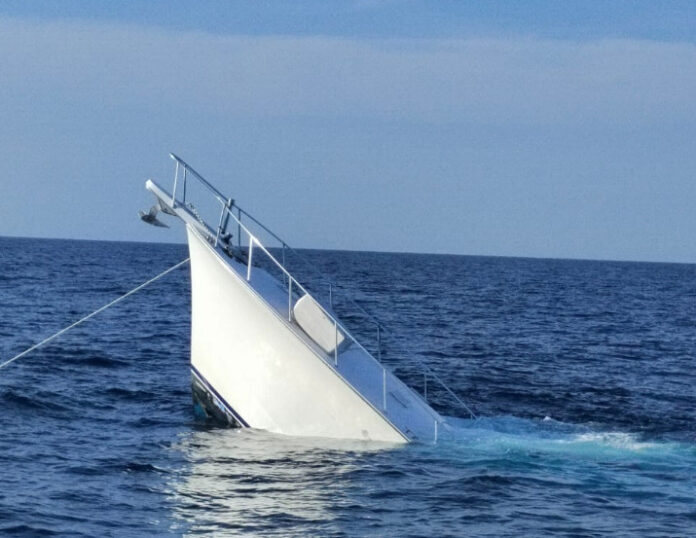 Yate se hunde frente a costas de Yucatán