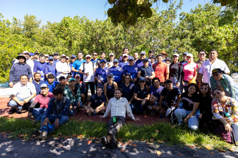 Limpian 1400 metros en el malecón con el Climathon 2024