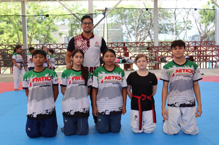 Taekwondoínes campechano participan en el Nacional Selectivo
