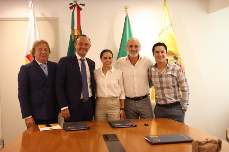 Firman hermanamiento entre Cancún y Nápoles