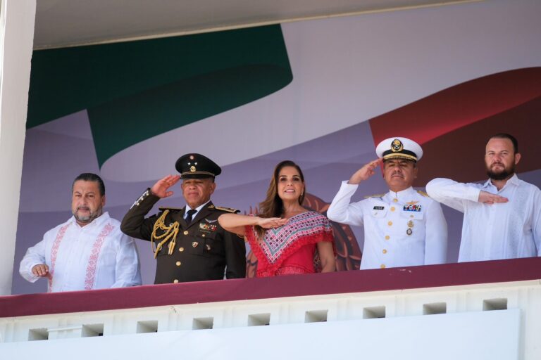 Mara Lezama conmemora Independencia con desfile cívico militar