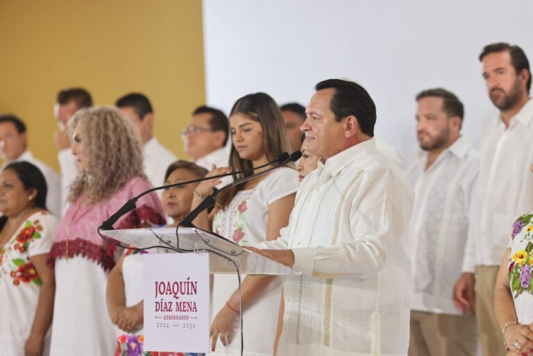 ‘Huacho’ Díaz presenta primera parte de su gabinete ampliado