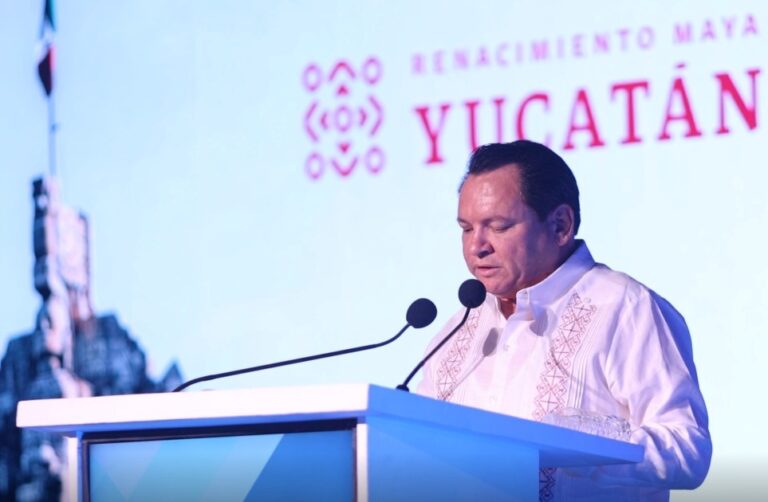 ‘Huacho’ Diaz presenta su Plan Renacimiento Maya en convención empresarial