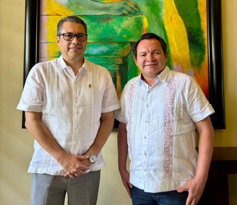 ‘Huacho’ Díaz se reúne con el rector de la UADY