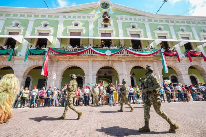 Más de 5 mil participantes en desfile del 16 de septiembre en Mérida