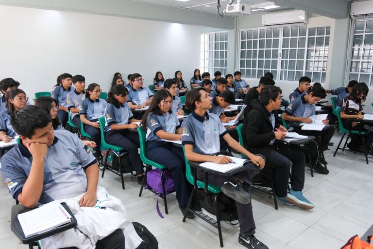 CONALEP Quintana Roo liquida adeudo fiscal ante el SAT