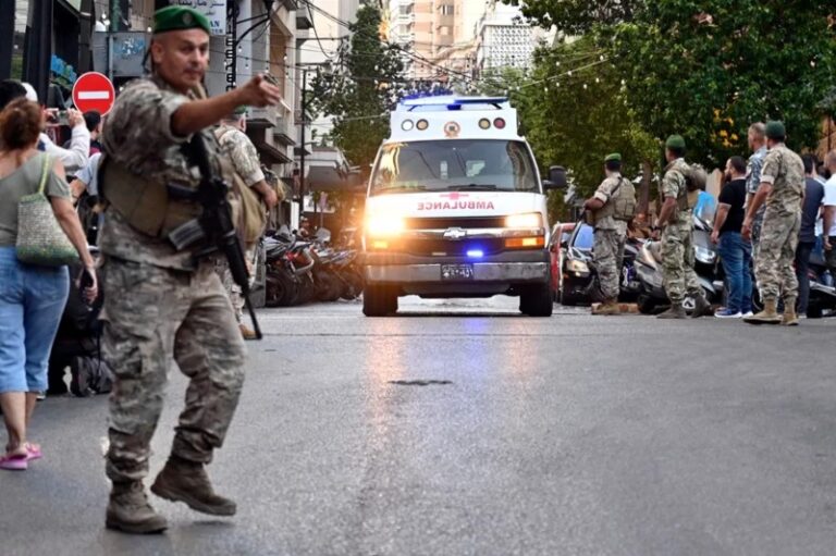 Explosiones en Líbano dejan 8 muertos y miles de heridos