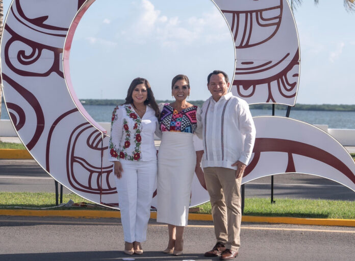 ‘Huacho‘ Díaz asiste a segundo informe de Mara Lezama