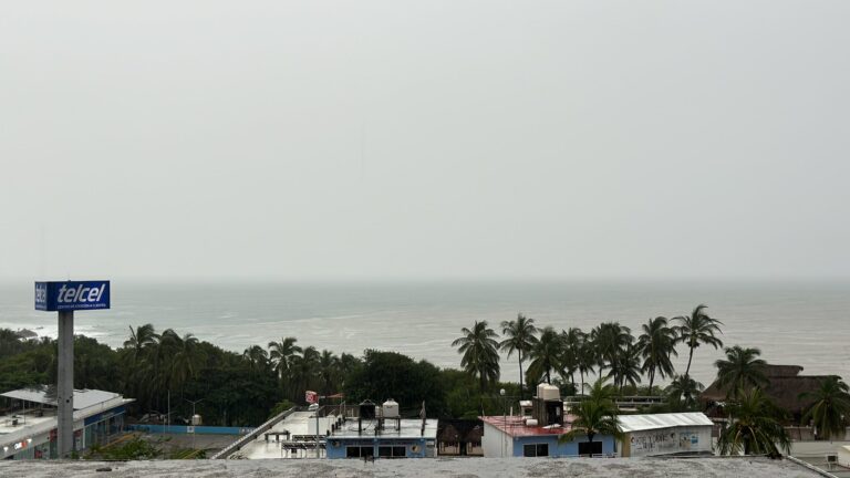 ‘John’ se degrada a tormenta tropical