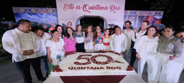Celebran 50 Aniversario de Q. Roo con magna fiesta popular