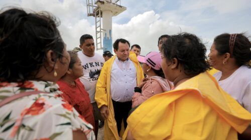 'Huacho' Díaz encabeza recuento de daños en Celestún y Progreso tras paso de 'Milton'