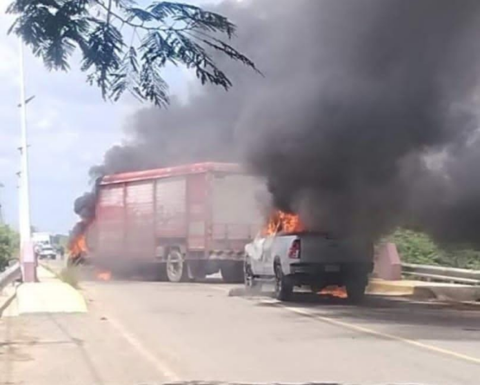 Jornada violenta en Tabasco- Incendian tiendas y autos en Villahermosa