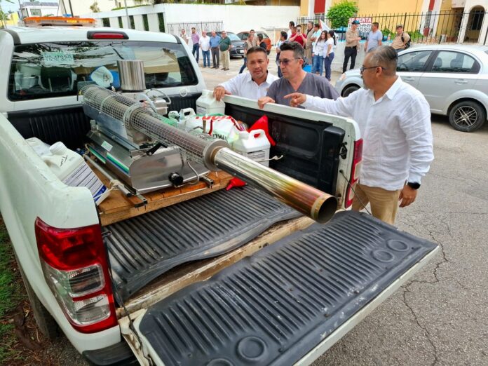 Realizan jornada de fumigación en playas de Yucatán