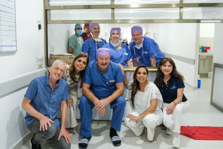 Realizan jornada de cirugías de cataratas con médicos suizos
