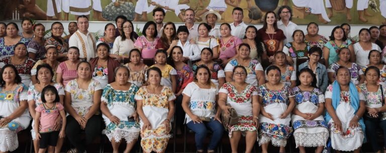 Mara Lezama y UNESCO firman acuerdo para fortalecer la riqueza artesanal del bordado maya