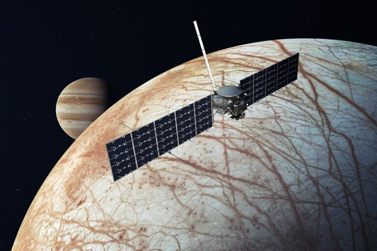 La NASA lanza la misión Europa Clipper para desentrañar los misterios de la luna de Júpiter