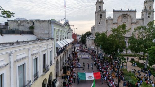 Díaz Mena encabeza su primer desfile por el Aniversario de la Revolución Mexicana