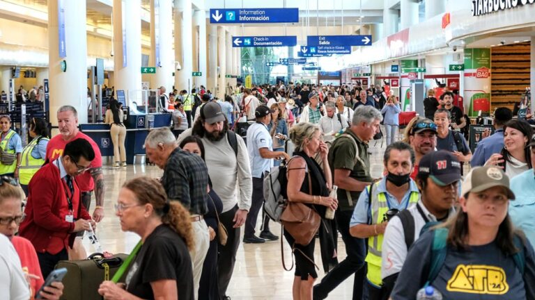 Anuncian 640 vuelos programados en aeropuertos de Q. Roo y 380 mil turistas