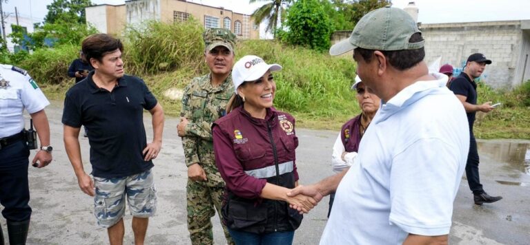 Mara Lezama atiende a familias de Chetumal y Mahahual tras las lluvias ocasionadas por “Sara”