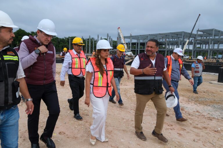 Mara Lezama supervisa construcción del nuevo Hospital General de Chetumal