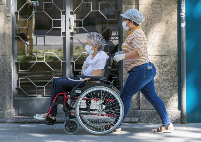 Labores domésticas y de cuidados, “muros excluyentes” para las mujeres”