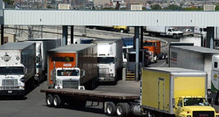 Anuncia SICT horarios de operación para autotransporte de carga y grúas durante vacaciones de fin de año