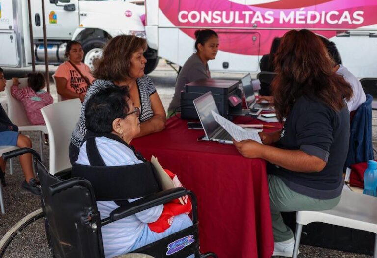 Constata Ana Paty Peralta servicios integrales de salud en Cancún
