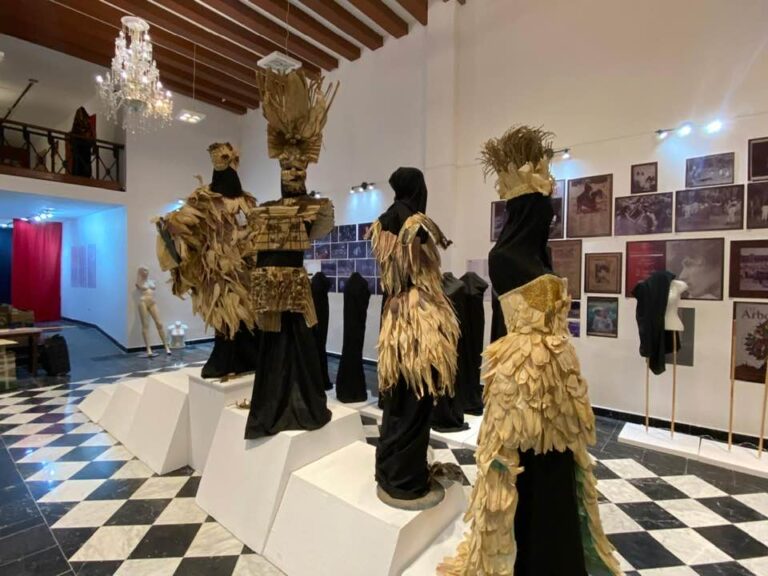‘Del Telar al Teatro’, una exposición donde la naturaleza se transforma en arte