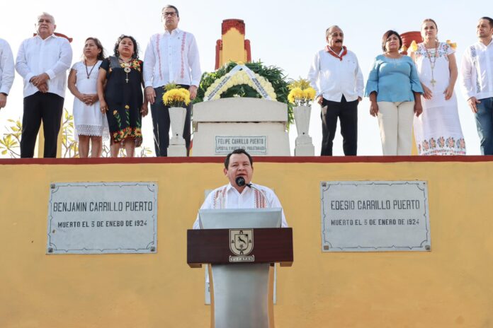 Díaz Mena anuncia la beca Jóvenes Renacimiento para universitarios yucatecos