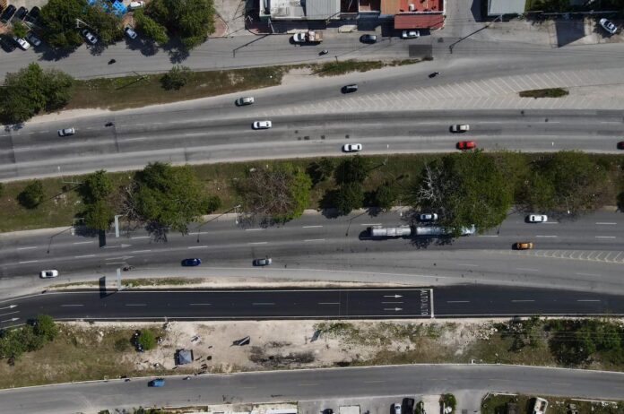 Inauguran calles laterales del Periférico de Mérida