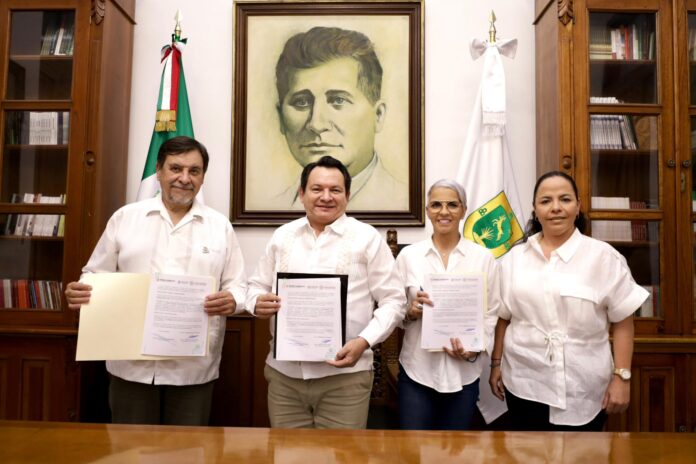 Yucatán firma acuerdo para proteger sus áreas naturales costeras