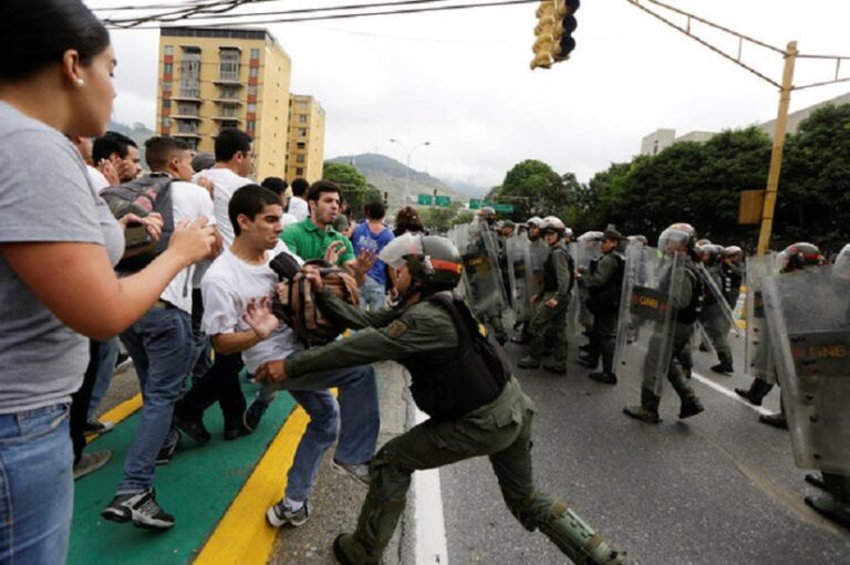 México voltea a otro lado ante crisis venezolana