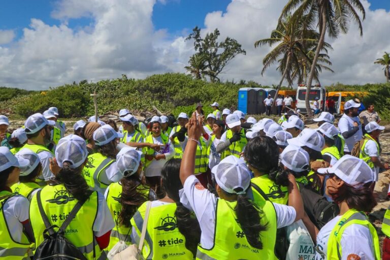 Mahahual lleva acabo la campaña “Limpiemos nuestros mares y playas”