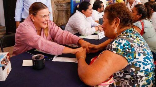 Con Miércoles Ciudadano, Cecilia Patrón acerca servicios y apoyos a pobladores de Merida