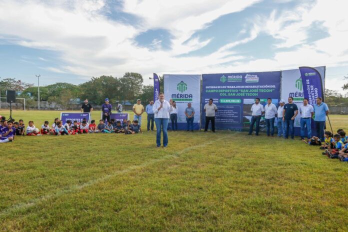 Entregan renovado espacio deportivo en San José Tecoh