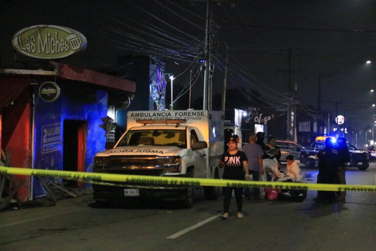 Incendian ‘chelería’ en Villahermosa, Tabasco; hay 4 muertos